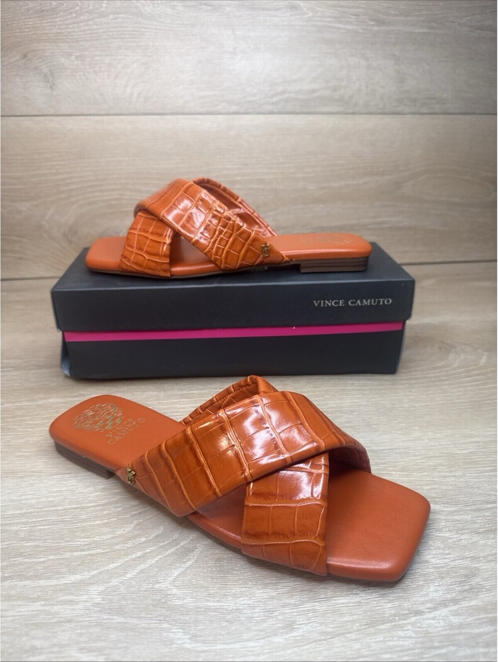 VINCE CAMUTO Adisey Cross-Band Sandal Sunset Color Size 11 M